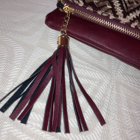 🔥HP🔥 AMETHYST CLUTCH BAG/ EMBROIDERED GEOMETRIC DETAIL & GOLD CHAIN STRAP - Picture 7 of 8